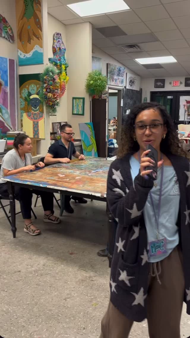 Live from the CSS first annual marble ball tournament: Teachers vs. Students 🏆
The kiddos came up with this game during parent pickup time and we had some fun making a whole show out of it 🤣 We sure do have a (marble)ball down to the last minute of camp