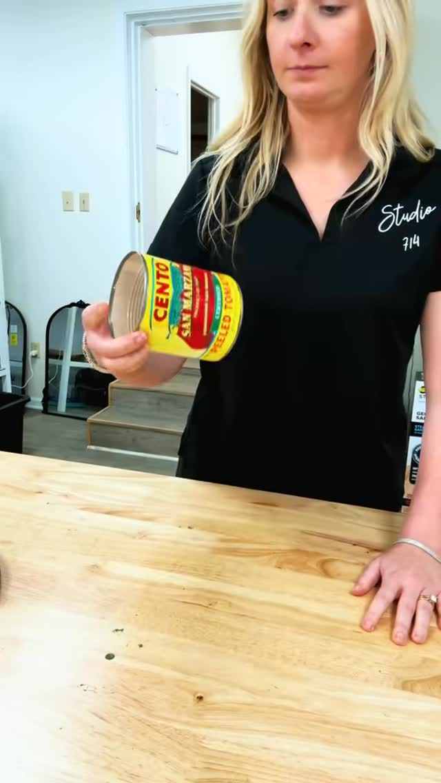 The answer isβ¦YES! You can bring us your own vase OR tomato π
sauce can! We loved doing these arrangements for a 21st birthday celebration! π₯ππ
#eventflorist #flowers #smallbuisness #florist #flowerarranging