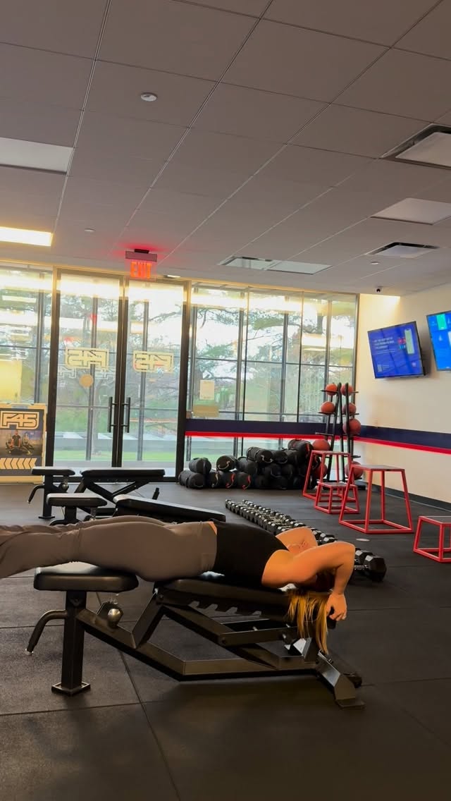 Some days I need a glass of wine and to hide in a comforter heap.
Other days? I look at a space and think what’s something I either used to do, or want to be able to do to feel a bit crazy, weird and badass.
Sometimes it’s cool and sometimes it looks ridiculous…
But feels weirdly amazing.
Stress relief doesn’t have to look perfect, it doesn’t have to be from a suggested list of actions. It just has to work.
Try the thing. Laugh at yourself. Let it out. 🙃
#movementistherapy #havefunwithyourself #dowhatworks #coretherapy #mondayvibes #mondaymovement #mondaymotivation #movetofeelgood