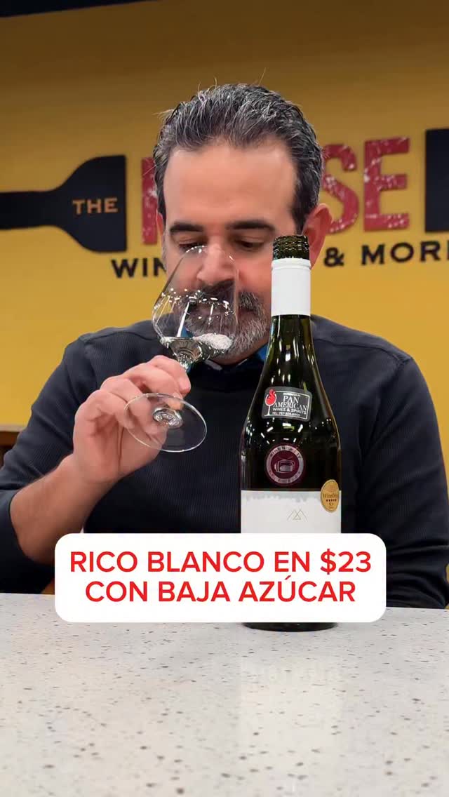 🇳🇿BAJA AZÚCAR Y MÚSICA DE ROSALÍA CON ESTE VINO😉
Consíguelo en @thehouse_pr por $23. Rico #vinoblanco de la uva #sauvignonblanc que me parece por la canción es el favorito de @rosalia.vt (confirme (por si lo lee😂). ¡Salud y dale share!
#vinoblanco #whitewine #puertorico