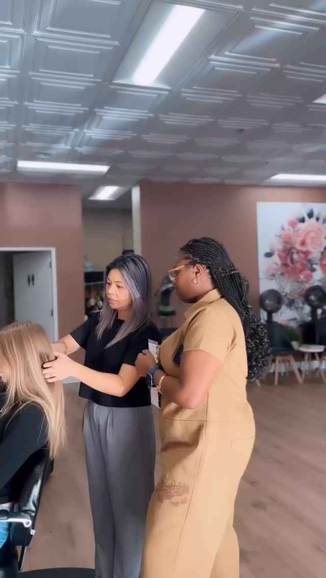 Because sometimes you just need a change ✨ prepping with a fresh color + cut for winter ❄️
.
.
.
,
#artehairstudio #bellevuehair #arte #bellevuesalon #bellevuehairsalon #rentonwa #rentonhairstylist #modernsalon #bellevuehairstylist #bellevuewa #hairtransformation #pnwhair #salonreels