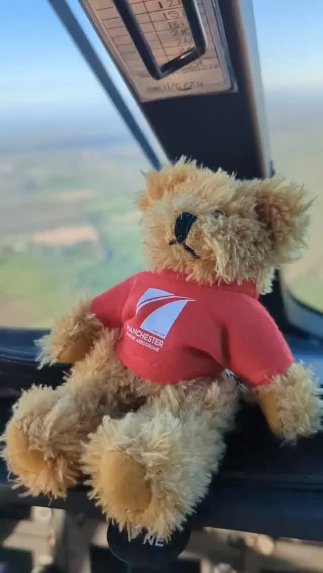 40,000 movements 🥳
On 9th November our team passed the 40,000 mark for aircraft movements in 2025. 👏
Look how happy Barton Bear is! 🐻
📹 @adele_the_heli_pilot
#bartonaerodrome #manchester #generalaviationlovers #manchesterbartonaerodrome #generalaviation #grassrunways #ukga #flyer #controltower #bartonbear #40000