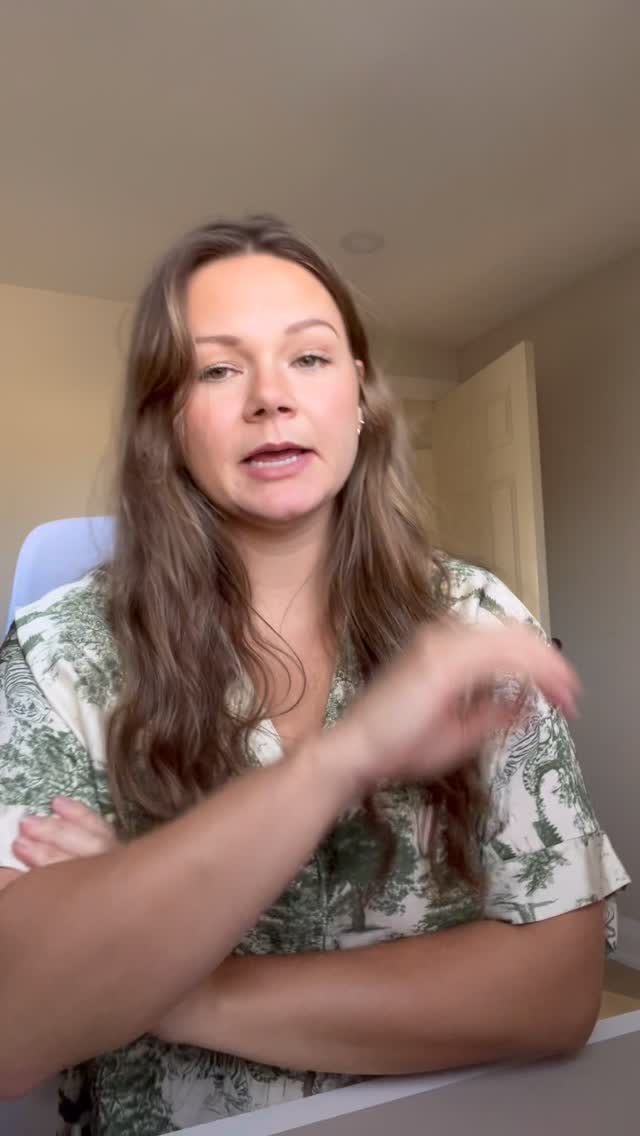 A lil Body Image Reminder: we don’t have to love OR hate our bodies - maybe we can just see them as neutral instead?
What do you think
#dietitiansofinstagram #bodyneutrality #bodyimagehealing