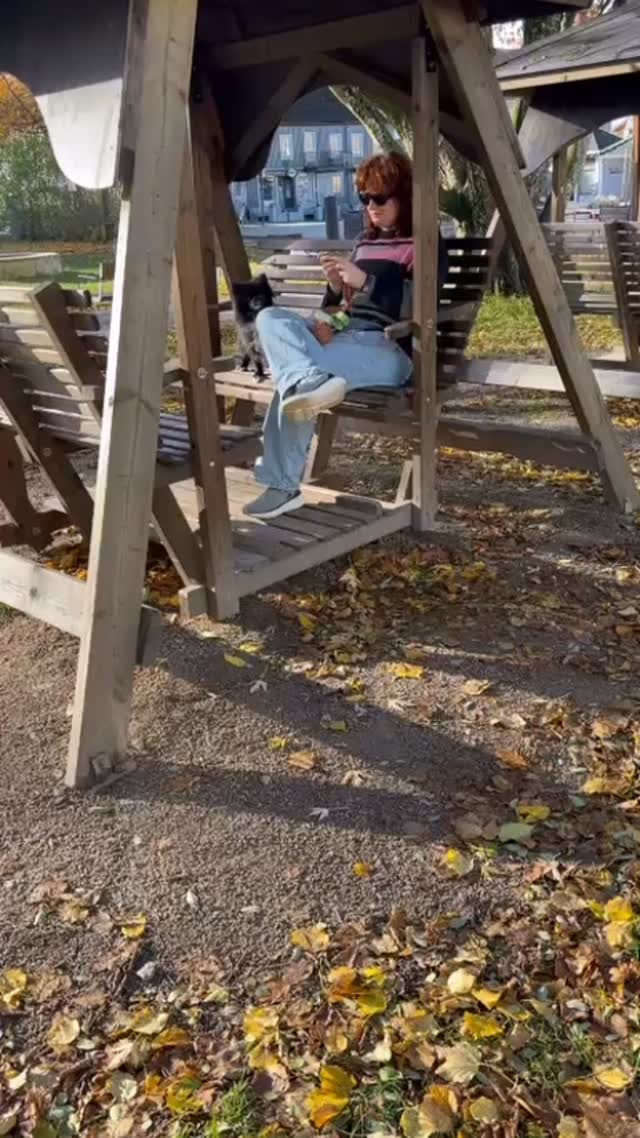 ✨ Serving cozy vibes today. ✨
I’m crocheting a little bit of magic… and my loyal sidekick Rodri won’t leave my side. 🧶🐶
Anyone else have a furry assistant while creating? 💛
Hit ❤️ if crochet + pets is your happy place too.
#CrochetMagic #CrochetWithLove #FurryAssistant #CrochetCommunity #handmadevibes #crochet #crochetvibes #crichetviral #reelinstagram❤️