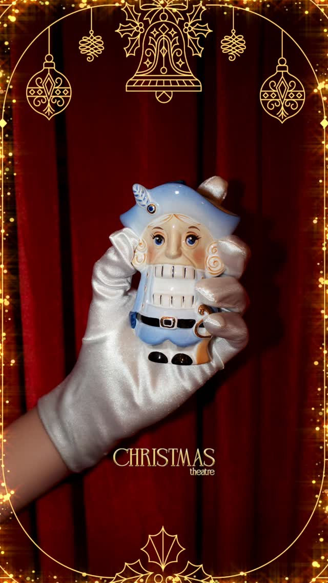 Christmas ornaments — from hand-painted glass
to refined ceramic pieces.
No plastic. No compromises. Only timeless craftsmanship.
Many designs are limited, and once they’re gone, they’re truly gone.
Choose the one that speaks to you and make it yours.