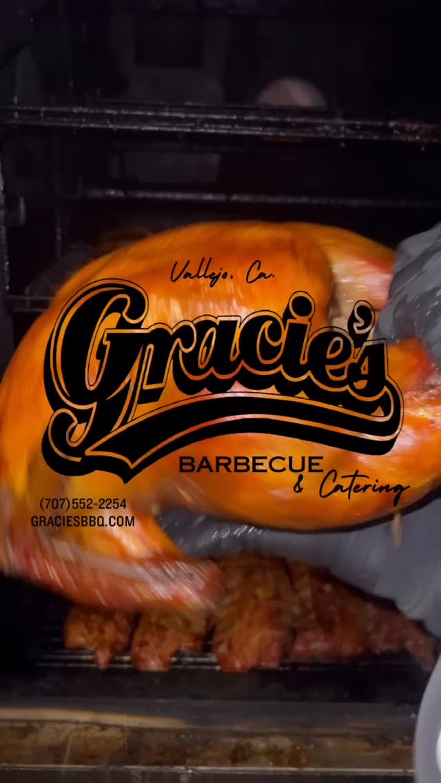 đŁ LAST CALL! Thanksgiving Day pickups are almost full!
Our 20 lb smoked turkeys + full meals will be hot, ready, and waiting for you ON Thanksgiving Day.
Skip the stress! No prep, no mess â just carve & enjoy!
Order now at GraciesBBQ.com