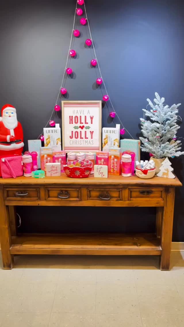 Decked the halls… pink edition 🎀
Pink Friday is THIS Friday and the Christmas deals are unreal.
Thankful for my sister for helping me sprinkle the magic 💕
#pinkfriday
#westwardhairaffair
#shopsmallfirst
#portagelaprairie
#christmasdecorating