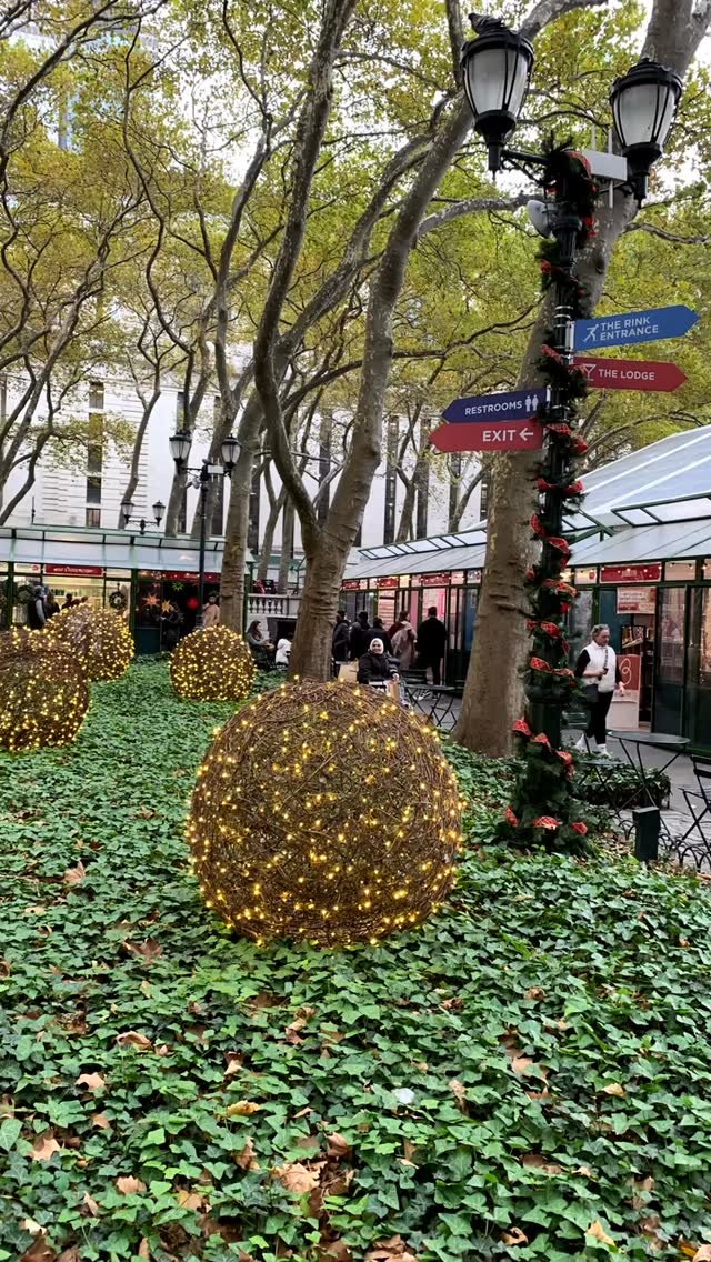 ð NYãããããããªããŒã·ãŒãºã³ïŒ
åœé¢ãã³ããã¿ã³ãªãã£ã¹ã®ããè¿ãããã©ã€ã¢ã³ãããŒã¯ã®ãŠã£ã³ã¿ãŒãã¬ããžããªãŒãã³ããŸããã
ããããã€ã«ãããŒã·ã§ã³ããããããªã³ã¯ãã¯ã©ããã·ã§ãããªã©ããã¥ãŒãšãŒã¯ãããå¬ã®é°å²æ°ãæºå«ã§ããŸãã
ããŒãã£ã³ã°ã®åéã®ã³ãŒããŒãã¬ã€ã¯ã«ãããå®¶æãšã®ãåºããã«ããŽã£ããã
å¿ãšäœã®ã±ã¢ã®åéã«ãNYã®å¬ã®ç©ºæ°ãæããŠã¿ãŠãã ããã
åä»ãäœã
æš
ð Winter in NYC is here!
Just steps from our Manhattan office, Bryant Parkâs Winter Village is now open â filled with festive lights, warm drinks, and local artisan shops.
Itâs a perfect stop before or after your OMPT visit â whether youâre taking a short coffee break between meetings, or spending time with family on a cozy winter afternoon.
Enjoy the holiday spirit of New York while you care for your body and mind.
Rie
#NYCWinter
#BryantPark
#WinterVillageNYC
#NewYorkHoliday
#NYCLifestyle
#NYLife
#ExpatLifeNYC
#JapaneseInNYC
#NYCExpatCommunity
#HolidaySeasonNYC
#NYCEvents
#NYCWeekend
#NYCThingsToDo
#ManhattanLife
#WorkLifeBalance
#WellnessInNYC
#SelfCareNYC
#OMPTNY
#PhysicalTherapyNYC
#BodyMindWellness
#ãã¥ãŒãšãŒã¯ç掻 #é§åšå¡ã©ã€ã #é§åšåŠ»NY #ããªããŒã·ãŒãºã³NY #ãã©ã€ã¢ã³ãããŒã¯