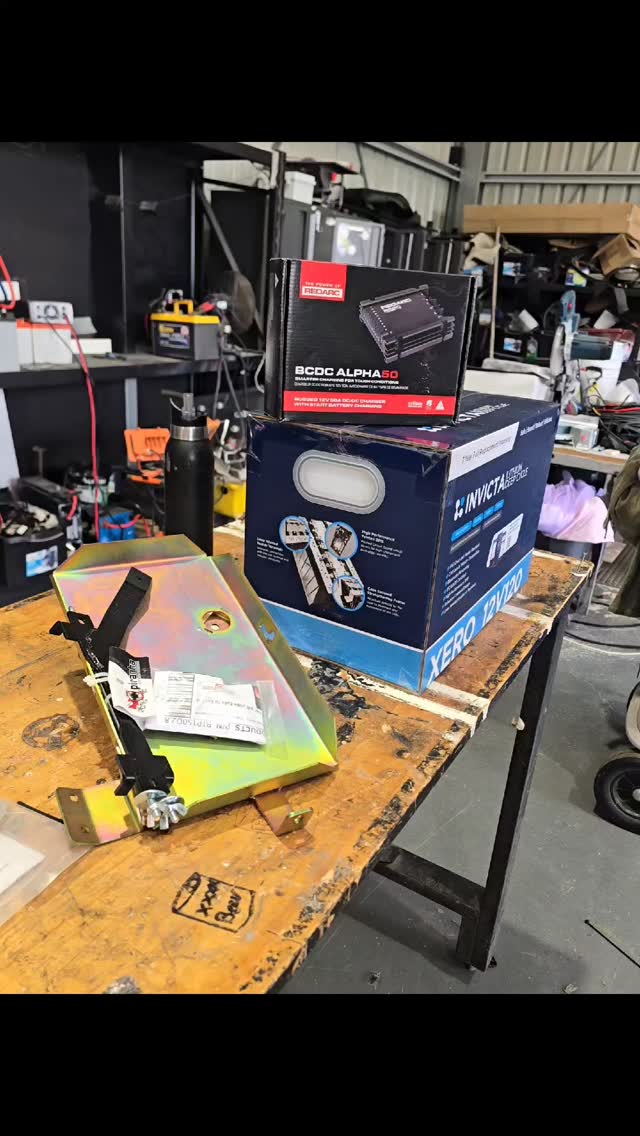 UNDER BONNET LITHIUM DUAL BATTERY SYSTEM.
⭐️INVICTA 120AH BATTERY ⭐️ REDARC ALPHA50
@invictalithium @redarc_electronics #prado150 #150series #lithiumbattery #invicta #redarc #underbonnetdualbattery #dualbattery #12volt #offgridliving #autoelctriciansunshinecoast