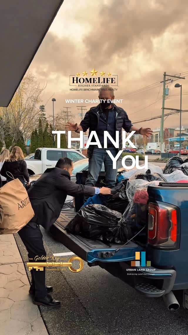 ✨ Thank you to our friends and colleagues for your generous donations and for helping make this event a success to support @mycckitchen @realtorscare @canuckplace
It’s truly heartwarming to see everyone find it within themselves to give, even in a challenging year. Your kindness is helping families in need and bringing smiles to so many faces.
@homelifetitus
@bringingeducationalive
@rachelbockrealestate
@janetitusbock
@sharonmrealtor
@swarnandparrealestate
@donnamoorerealestate
@yourrealtorconnie
@bkalkatrealestate
@joshmannhomes
@gena.mann.90
@prabhmattuu
@financialcoach.ray
@thegoldenkeygrouprealty
@scott.romeyrealestate
@kevinbantingrealestate
@graceluzande
& of course our lovely volunteers!
Hosted by:
Homelife Benchmark Titus Realty
📹Video by: @graceluzande
#fvreb #surrey #realestate #canuckplace #community #gratitude