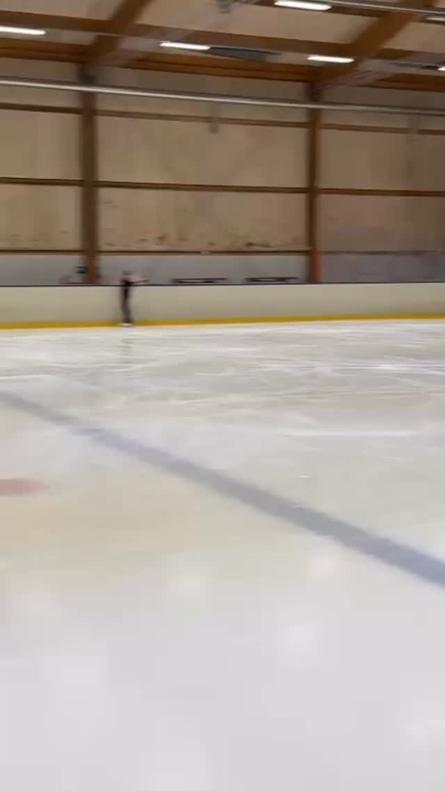 Alexandre Haï at work!
En av våra fantastiska tränare tillsammans med föreningens
lysande landslagsåkare 🤩🌟
#quads #tripples #nationalteam