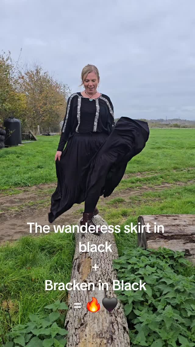 This outfit is a Winter, layerable, boho, casual witch dream. Right?
It's completely 'one size fits most, worn slightly differently' and will fit a UK14 - UK32 - really, truly, we triple test it!
anddddd...the skirt has pockets 🙌
buy it here: www.peachypearclothing.co.uk under catergory 'Moon & Moss'
#bohoskirt #bohovibe #winterfashion #skirtwithpockets #staplepieces