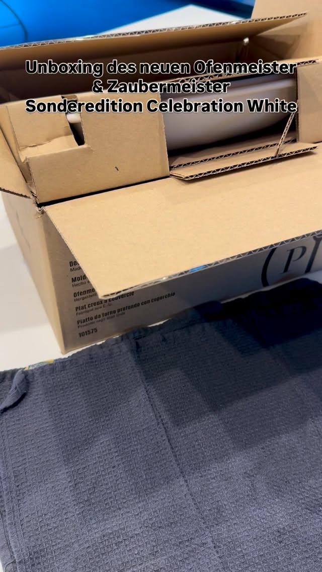 Oh ihr Lieben, sind die schön 🥰
Der Ofenmeister und der Kleine Zaubermeister in der Sonderedition Farbe Celebration White ♥️
Diese Farbe gibt es nur solange der Vorrat reicht!
Gefällt euch diese Farbe?