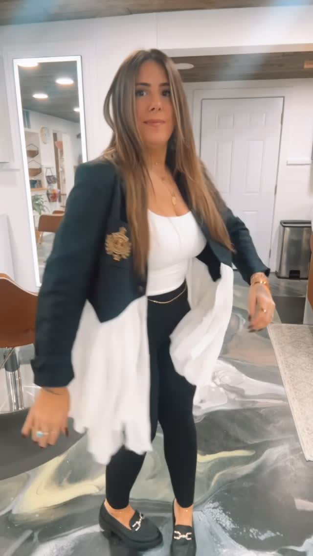 My closet has a favorite… can you guess what it is? 👀✨
#fashionista #fashiongram #fashion #hairstylistlife #hairstylistfashion