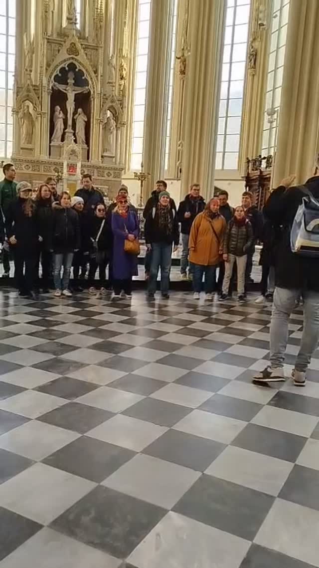 So kann es sich manchmal anfühlen, ein Guide zu sein ❤️
@hardchorlinz danke, dass ihr euch für unsere Tour entschieden habt!
#brno #freewalkingtour #musik #chor