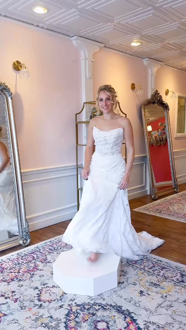 The new arrivals from Maggie Sottero just KEEP COMING IN!! 🥳❤️😍
We cannot get enough of these new arrivals from all three of their collections- Maggie Sottero, Sottero & Midgley, and Rebecca Ingram!
Ready to shop dresses straight off the runway? Book your appointment at the link in our bio! 🥰
#weddingdressshopping #ivoryrosebridalboutique #weddingdress #wisconsinbride #2026bride #wibride #2027bride #ivoryrosebride #bridalboutique #bridetobe #maggiesottero #maggiesotterobride #maggiesotterodesigns