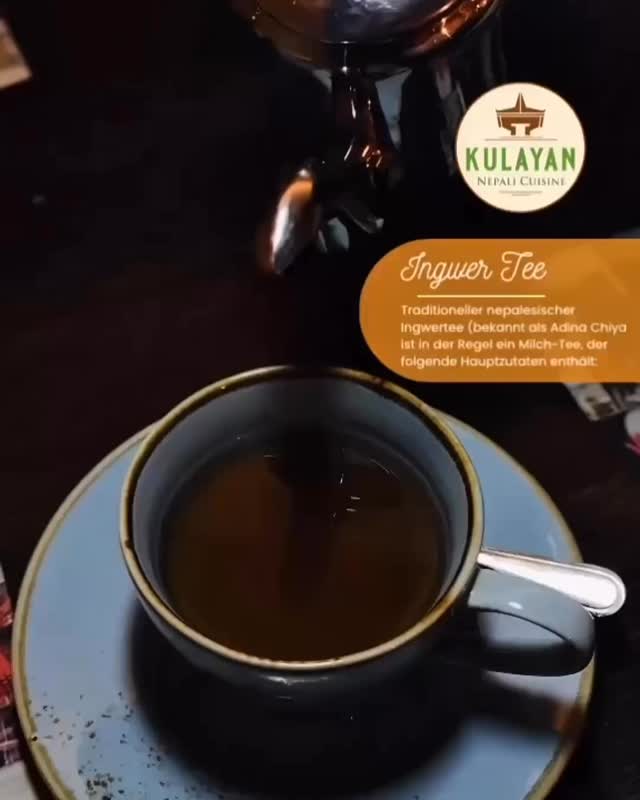 Das ultimative Winter-Essential ist da! ❄️ Trinken Sie sich warm mit unserem authentischen nepalesischen Aduwa Chiya.
Mit Liebe, echtem Aduwa (Ingwer) und einer perfekten Gewürzmischung zubereitet, spendet er Trost und Freude in den kältesten Monaten. Sagen Sie dem winterlichen Frösteln Lebewohl und heißen Sie pure Glückseligkeit willkommen! 💖
Probieren Sie den besten Aduwa Chiya der Stadt – natürlich hier im Kulayan Restaurant Frankfurt, dem einzigartigen nepalesischen Fine-Dining-Restaurant in Frankfurt!
#AduwaChiya #NepaliTea #IngwerteeLiebhaber #WinterComfort #HeißerTee #WärmeFürDieSeele #KulayanFrankfurt #FrankfurtFood #FineDineFrankfurt #SupportLocal