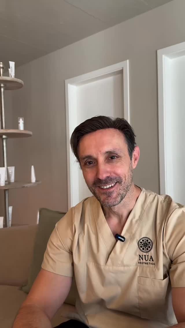 Wann macht eine Behandlung mit Botulinum Sinn? Unser Facharzt für ästhetische Medizin und Chirurgie, Pavlos Mekras, erklärt es dir.👆🏼
Buche jetzt deinen Termin online! 💻