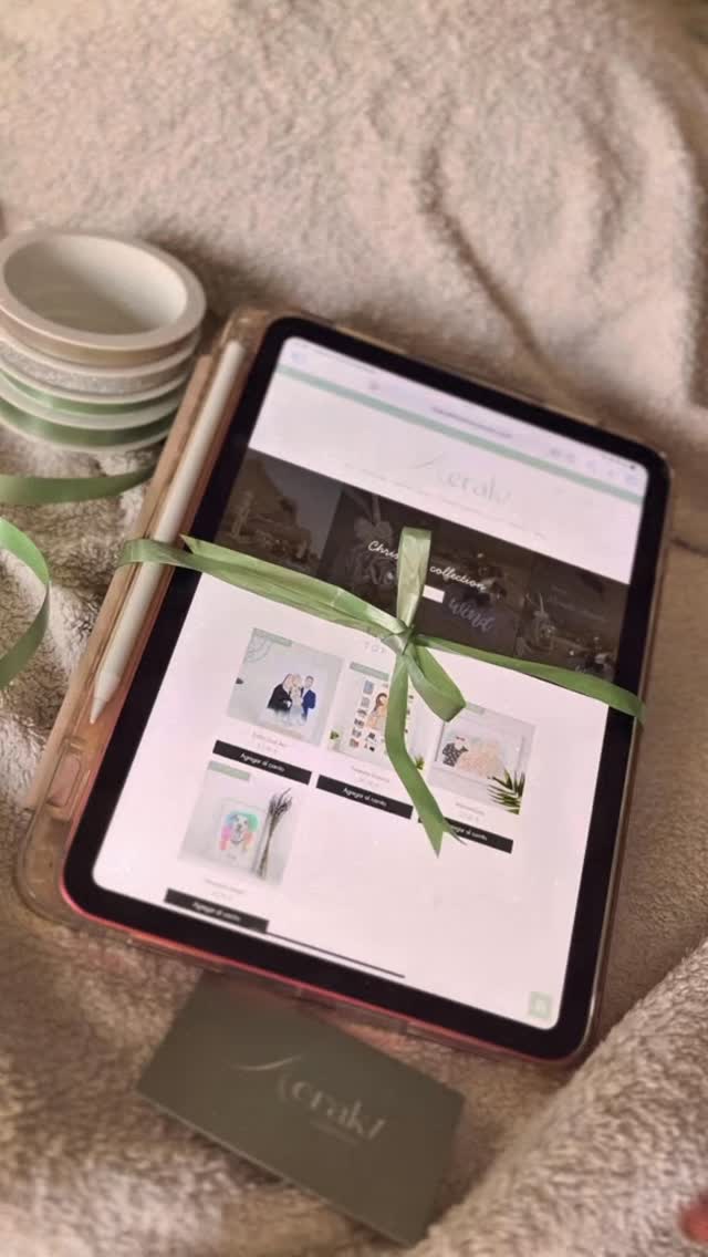 Después de mucho amor, pinceles y café, llega…
🛒 merakilustraciones.com
Y para celebrarlo 🎉 𝟏𝟎% 𝐃𝐓𝐎 𝐄𝐍 𝐓𝐎𝐃𝐀 𝐋𝐀 𝐖𝐄𝐁🎉 hasta el 30 de noviembre (yo aprovecharía para los regalos de navidad 🎄)
#merakiilustraciones #ilustraciónpersonalizada #paginawebprofesional #wixwebsite #regalospersonalizadosespaña #regalosnavideños #inauguracion