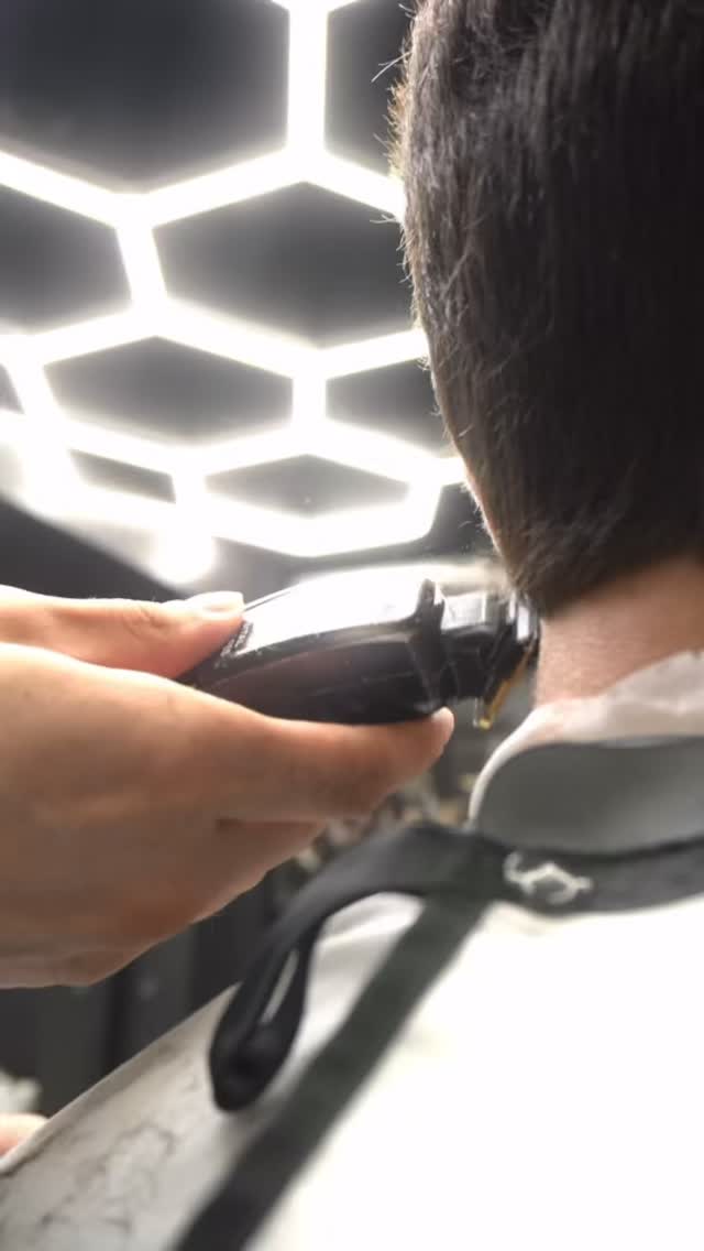 Low taper, high class.
💈First Class Hair Studio | Brampton, ON📍
*** Walk-ins welcome anytime ***
#FirstClassHairStudio #BramptonBarber #BramptonFade #fade #FadeGameStrong #OntarioBarbers #BramptonHaircuts #BramptonGrooming #BarberLifeCanada #BramptonStyle #BarberJobsBrampton #NowHiringBarbers #BarberLifeON #BarbersOfOntario #bramptontaperfade