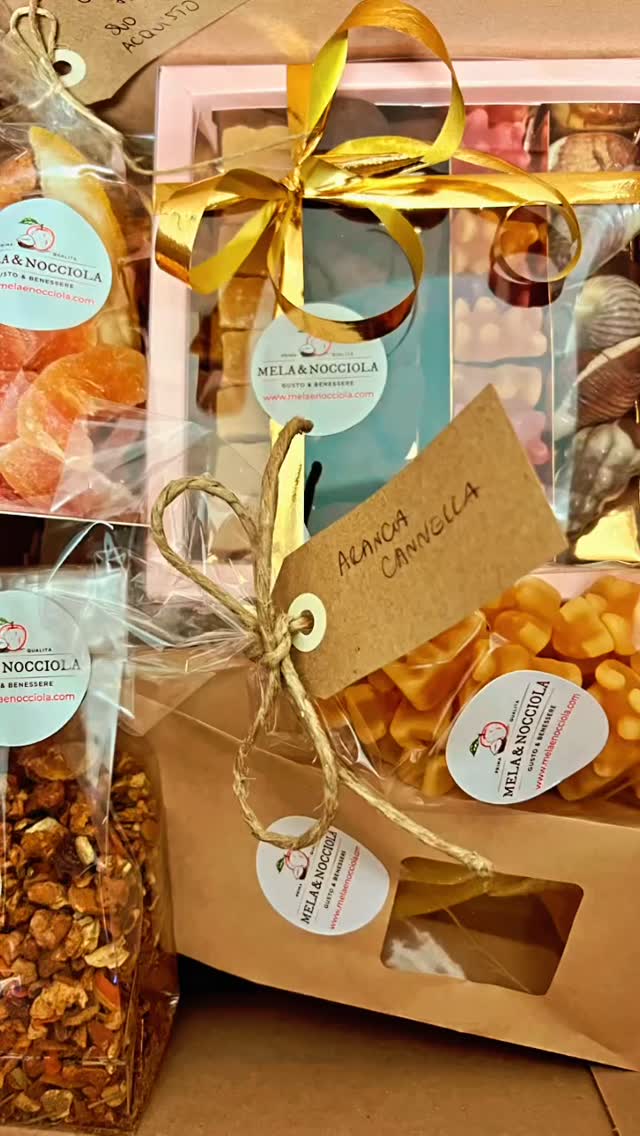🎄✨ Prepara il tuo pacco di Natale su misura!
Frutta disidratata, frutta secca, Orsettisana e tisane alla frutta…
🎁 Ordina ora e crea un regalo che conquista tutti! #melaenocciola #orsettisana #muso.vauban #marseillebb #FruttaDisidratata
#FruttaSecca
#TisaneDiFrutta
#OrsettiSani
#SnackNaturali
#MixDiFrutta
#DolcezzaNaturale
#ProdottiArtigianali
#ProdottiNaturali
#SpecialitàGourmet
#CofanettiArtigianali
#SelezioneMelaENocciola
#GustoAutentico
#BenessereInTazza