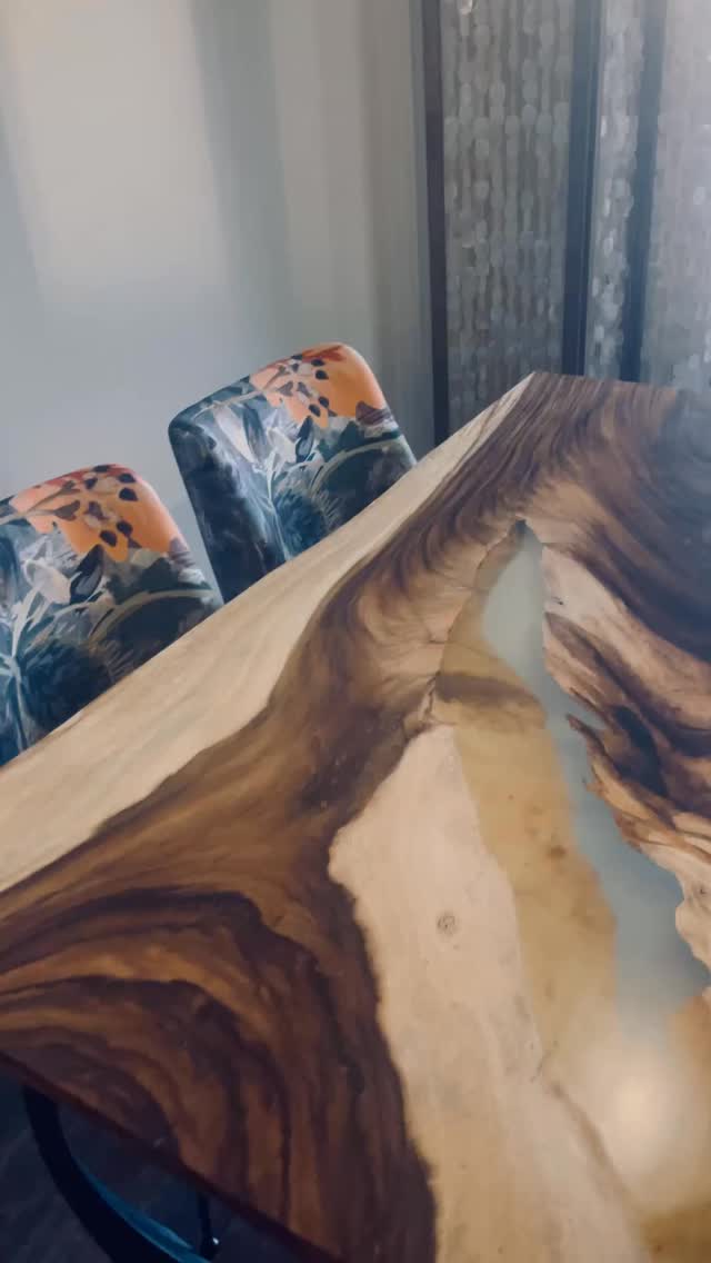 November feels right 🍁. #liveedge #customfurniture #resinart #dfw