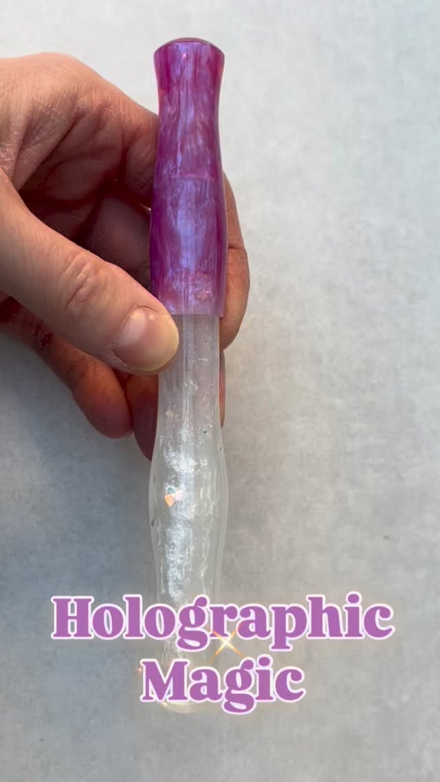 This Grand Ariel is available over on the website now.
Large irregular holographic flakes are included in the cap and barrel making this beauty sparkle at every angle!
#blackrobinpens #penmaker #fountainpencommunity #penmaking #fountainpencollector #fountainpen #blackrobinblanks #penforsale #penaddict #pencollector #ariel #grandariel #womenwhomake #handmadepen #christmasshoppingtime