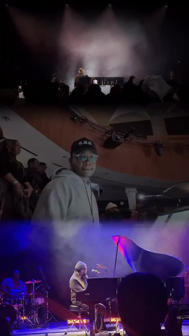 The choir came out last night in D.C. for @pjmorton at @howardtheatre
——
@eddrummerboy - 🥁
@bcockerham81 - Bass 🎸
@jabarijohnson - Lead 🎸
@sangjazzy - 🎤
@theeidol - 🕶️TM
@sing.nasty - 💡🔦🚨
@reggienic - 🎚️🎛️📹
#pjmorton #thehowardtheatre