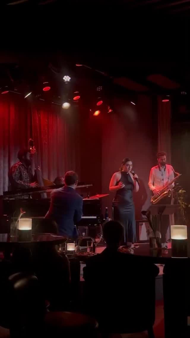 Oh just another duo moment with @joeblockchords 💁♀️
#jazzvocalist #jazzvoice #juilliard #jazzduo #jazzpiano #jazzpianist #jazzduet #nycjazz