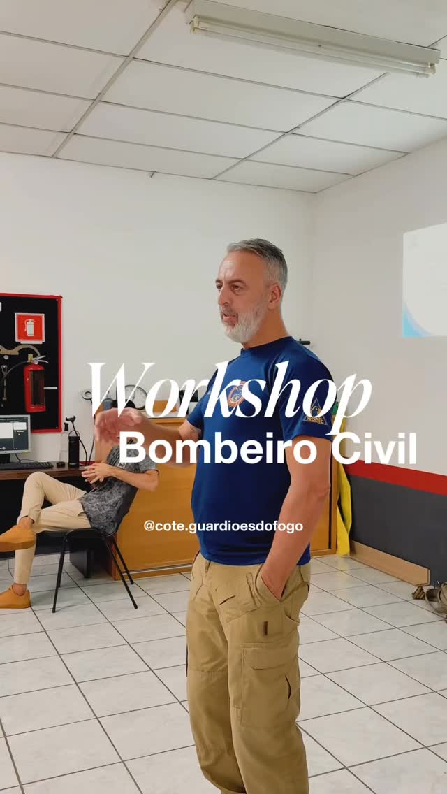 Você conhece sobre a profissão de Bombeiro Civil? 🤔
Ela é fundamental para a proteção da vida, do patrimônio e do meio ambiente em diversos tipos de instalações. Esses profissionais são treinados para atuar na prevenção e no combate a incêndios, realizar atendimentos de primeiros socorros, conduzir evacuações de emergência e identificar riscos que possam comprometer a segurança das pessoas. 👨🏾🚒👩🏼🚒
Sua importância vai além da resposta rápida em situações críticas: o Bombeiro Civil trabalha de forma contínua na prevenção, orientando equipes, inspecionando equipamentos e garantindo que normas de segurança sejam cumpridas. Assim, contribui diretamente para a redução de acidentes e para a construção de ambientes mais seguros para todos.
E aqui na COTE - Guardiões do Fogo, você aprende na prática com os melhores profissionais o que é ser um Bombeiro Civil, te preparando para ingressar com excelência e confiança no mercado de trabalho!
Com esse intuito, decidimos realizar um Workshop falando sobre essa profissão tão linda e importante para a sociedade! Então, confere aí um pouco de como foi. 😍🤩
Ahh, e não se esqueça, aproveita e garanta já a sua matrícula para a próxima turma, com valor PROMOCIONAL, porque as vagas estão acabando e em 2026, teremos atualização dos nossos valores!
Entre em contato conosco e venha nos conhecer, será um enorme prazer em recebê-lo(a)! ❤️
Para maiores informações:
📞 (12) 98136-0655 (WhatsApp)
📭 contato@guardioesdofogo.com.br
🏠 www.guardioesdofogo.com.br
📍Rua Sebastião Humel, 412, 2 Andar - Centro - São José dos Campos/SP
C.O.T.E - Guardiões do Fogo,
“Lutando pelo sua vida e seu futuro.”
#Workshop #BombeiroCivil #CapacitaçãoProfissional #MercadoDeTrabalho #SãoJosédosCampos