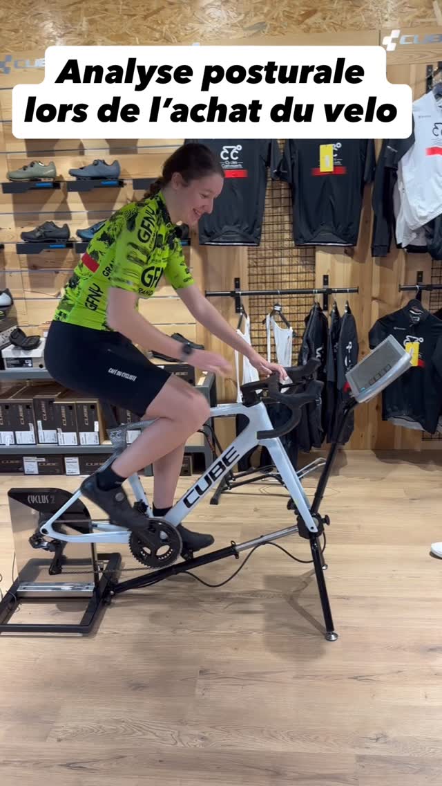 🎥 Petit extrait du premier test sur le vélo avant l’analyse.
On met le cycliste en position pour lancer l’enregistrement du bike fit 🔧🚴♂️