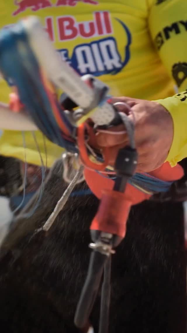 Green light is ON. Red Bull King of the Air 2025 fires up tomorrow and Cape Town is about to explode. The heaviest riders, the wildest conditions, the biggest megaloops and tricks on the planet. Let’s send it. 🌪️⚡️
Who’s pulling up to Kite Beach?
Ps: Otherwise check out the epic livestream from tomorrow afternoon.
#redbullkingoftheair #redbull #givesyouwings