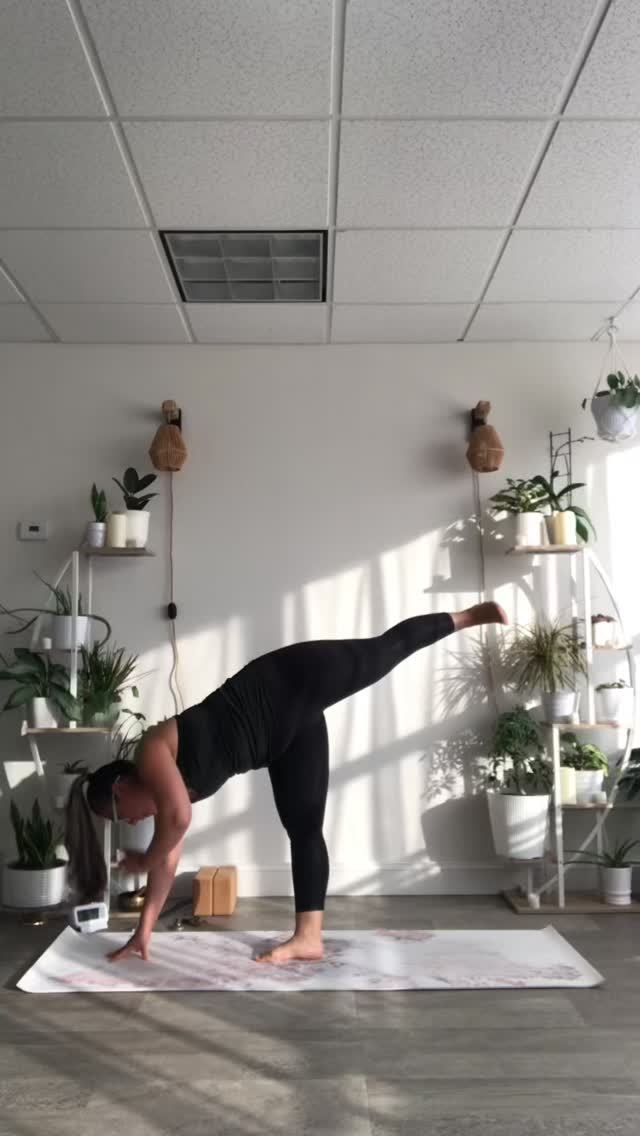 Sharing Half Moon Pose (Ardha Chandrasana) today because it continues to be one of the most challenging shapes for me. ✨
And maybe you have a pose like that too—the one that asks a little more of you every time you meet it.
In yoga, these moments aren’t just about balance or strength. They’re about exploring our edges—not pushing past them, but noticing where they are. When we practice recognizing discomfort, wobbles, uncertainty, or resistance on the mat, we start to notice those same signals off the mat too.
Half Moon reminds me that listening to my body, honoring my boundaries, and staying present through challenge is part of the work… and part of the magic. 🌙
What pose teaches you the most right now?