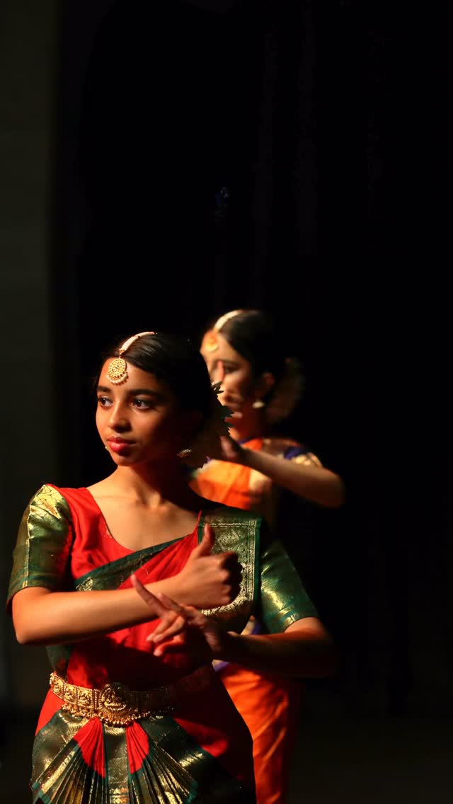 🎉 It’s the time of the year to get together again and celebrate our amazing students!
🤩They continue to amaze us with their hard-work and dedication while filling our hearts with joy every week!
✨Join us for a special afternoon! Tickets go out on sale this Friday so stay tuned!
#dance #southasiandance #indianclassicaldance #kadyandance #kathak #bharatanatyam #indiandancemadeinscotland #celebration #community #joy #winter #december