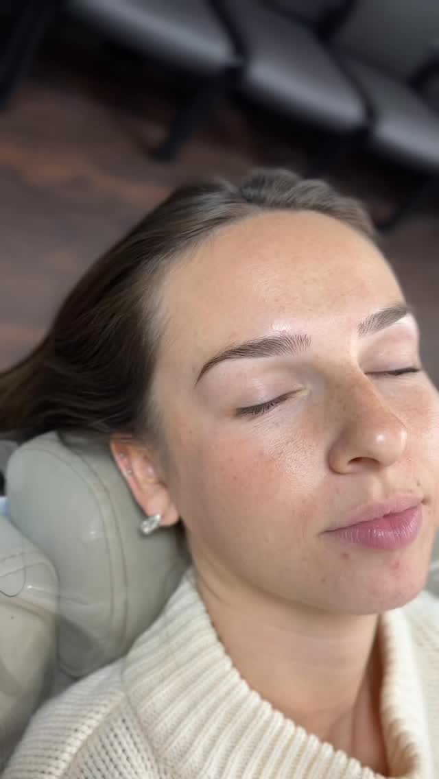 For sure one of my favorite hybrid tints from @Browdaddy ! Finished it up with a little eyebrow threading and 💥 BAM 💥 perfection 🥰 #browdaddy #madbrows #browtint #arizona #gilbert #eyebrows #brows