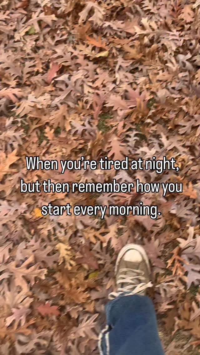 It’s all about perspective! I relish the moments where I know resolutely that my 10 year old self would love where I’m at. Throwing down hay from 16-18 ft stacks, scrambling around, figuring out a way to get everyone fed.. even when things don’t go as planned. There are so many parts of farming, shepherding, & ranching that can be hard at times (losing a pasture of hay to a freak thunderstorm still stings) so I try to step back & look at through the eyes of the child in me. We had to shift direction & pack the barn with big bales. There isn’t room to use equipment to move a half ton of hay daily. Soooo I get to climb hay bales every morning!!! Honestly, what’s not fun about that?
#homesteadliving #icelandicsheep #homestead #farmher #rurallife #haybales #sheep