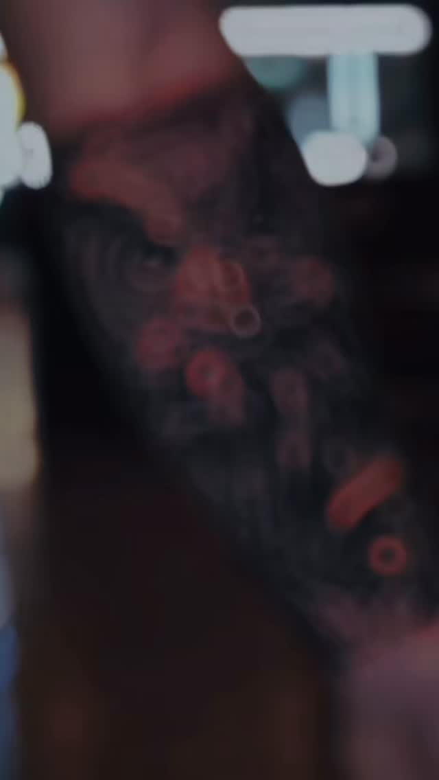 „Realismus, der unter die Haut geht — diese Eule von Dani Molinero sitzt jetzt für immer auf meinem Unterarm. Pure Detailverliebtheit. 🦉✨“
#DaniMolinero #TattooArt #RealismTattoo #OwlTattoo #InkMasters #TattooGermany #UnderarmTattoo #FineLineTattoo #TattooLovers #FreshInk