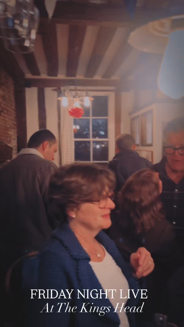 Friday Night Live @kingsheadbildeston with @joe_keeley - well that escalated!! Make sure to check out Joe’s original music - his new album is out in a week! Next up on the 22nd We have Saturday Night Live with @alex_ashermusic