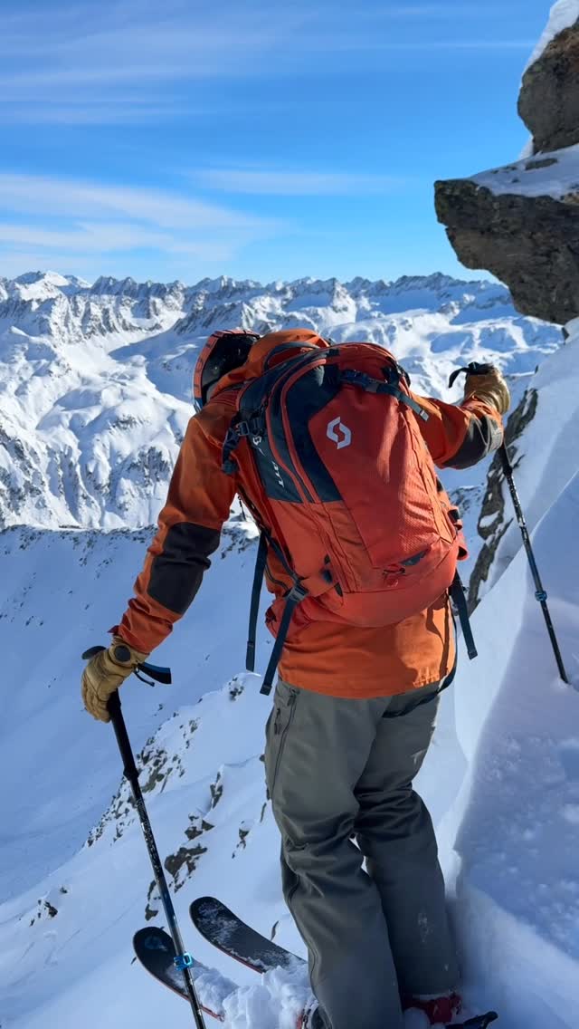 WARM UP DAYS 📌 20th and 21st of December 📌 Day 1: Ski Technique for Freeride Ski with a level 2 ski instructor and a mountain guide on and off piste, Video Analysis Day 2: Steep Skiing, Steep technique and tactic, Snow anchors and rapelling