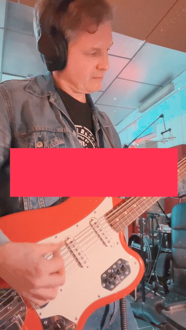 Colaboré con el Bass VI y slide en el nuevo trabajo de Ella Ray.
“Wildfire” ya está disponible en formato físico, y dentro de muy poco también en vinilo y CD.
Dale una escucha, merece la pena.
#EllaRay #Wildfire #SwampRock #AltCountry #Americana #IndependentMusic #RockAndRoll #Málaga #HollersAnalogStudio #MusicProducer #recordingstudio