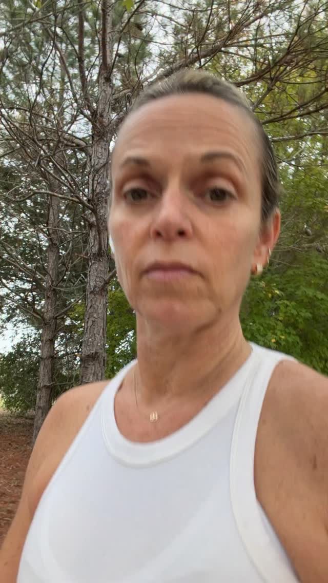 The constructive criticism switch I’m working on as a mom: notice what is right first.
#positiveparenting #thestrengthswitch #findthepositiveeveryday