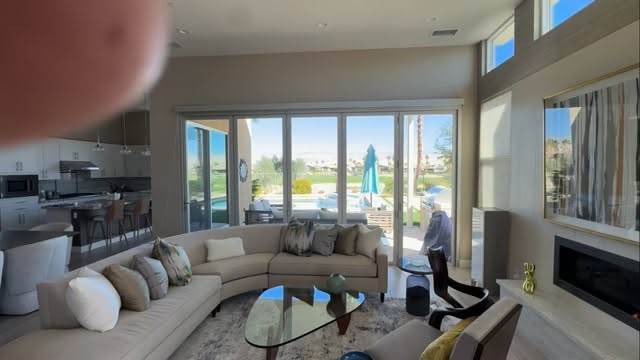 What’s the best way to divide roller shades on an uneven number of glass panels? Although the roller shades are different widths the look is still amazing!
.
.
.
.
.
#rollshades #palmsprigsblinds #hunterdouglas #somfy #blackouts #laquintablinds #ranchomirage #indianwells #palmdesert #cathedralcity
#palmsprings #rollershades #windowtreatmentpalmsprings #shutters #plantationshutters