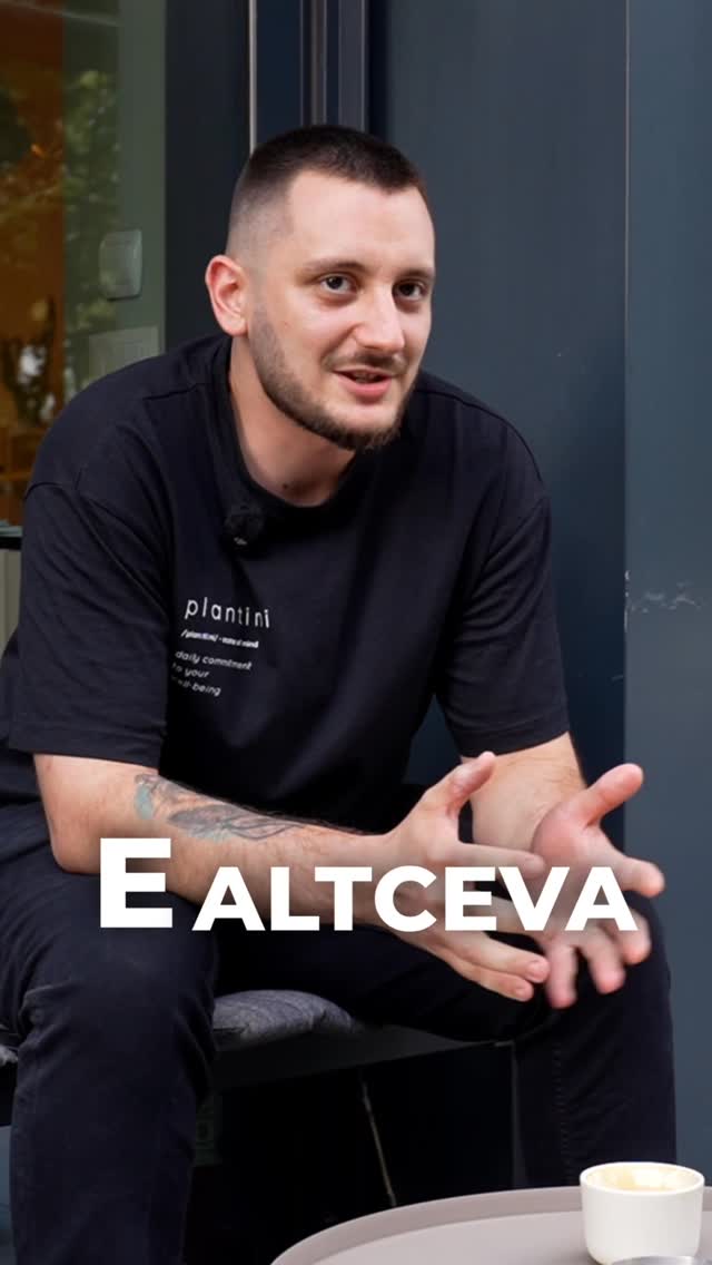 Există locuri în care vii pentru o pauză, dar rămâi pentru oameni. @plantini.ro e unul dintre ele. În episodul de azi...