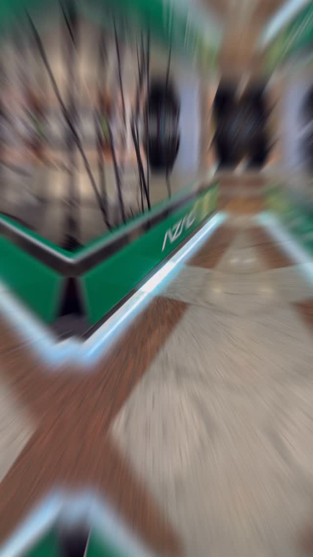 A Café c/ Design assinou a criação completa da AZAD, marca de motos elétricas que chega ao mercado com inovação, estilo e um olhar para o futuro.
A partir desse conceito, desenhamos o universo visual da marca além de desenvolver a assinatura de cada modelo, criando nomes e identidades que conversam entre si e ajudam a construir uma linha coesa, reconhecível e cheia de personalidade. As cores dos modelos também passaram pelas nossas mãos. Pensadas especificamente para o perfil do consumidor brasileiro, elas traduzem atitude, movimento e o espírito urbano que acompanha quem escolhe uma moto elétrica.
E para apresentar tudo isso ao público, criamos o estande de vendas instalado no Shopping do Vale do Aço, um espaço pensado para aproximar pessoas da marca.
Da marca às motos, do conceito ao ambiente: um projeto completo, construído pela Café c/ Design para dar forma a um novo jeito de se mover.
@euvoudeazad