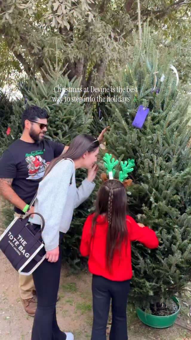 Only 8 days ‘til we open, but who’s counting? (We are) 🎄🎅🏼❄️