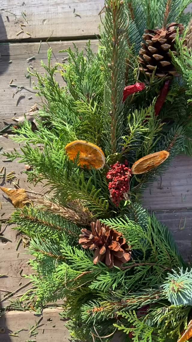 Secure your Christmas fresh green goods now! We’ve got pick up available at all our markets now and we’re also shipping wreaths. See link in our bio for our website to order now. #walkingwindfarmandflorist #clarkevafarmmkt #clarkecountyva #oldtownalexandriafarmersmarket #buchananhallfarmersmarket #oldtownalexandria
