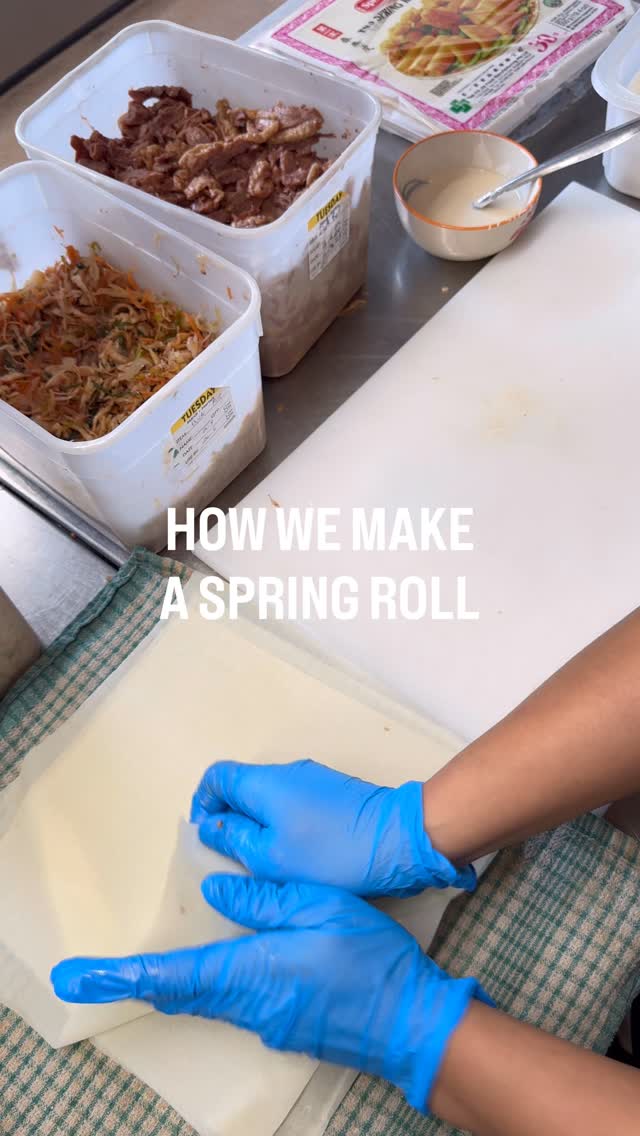 Noks Thai Spring rolls are made fresh and this is how we make them 🇹🇭
Book your table at Noks using the link in our bio 🫶
#noksthai #thaifood #bramhall #stockport