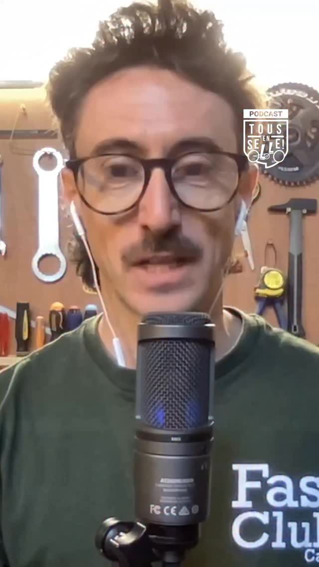 Quelle est votre destination préférée ?
Nouvel Ă©pisode demain avec @maxime_prieur_ đ€©
Ses secrets, ses anecdotes et les coulisses de son film 1990 à voir en ce moment chez Tous En Selle présenté par la Fédération française de cyclotourisme, FFvélo.
Ăpisode soutenu par :
La Fédération française de cyclotourisme - FFVélo @ffvelo_officiel
Les magasins Cyclable @cyclable_france
Ăpisode et billetterie en bio