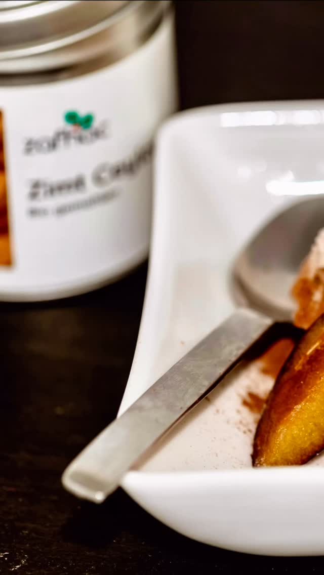 Zwetschgen-Zimt-Glacé gehört für uns zum Winter wie Honig im Nougat. Echt, handgemacht und voller Geschmack.
Da braucht es keine KI – nur Liebe zum Handwerk. 🤍