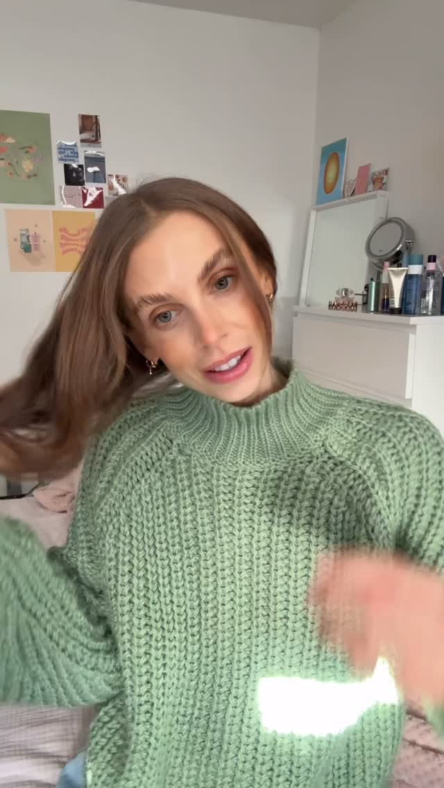 A simple, yet beautiful way to start your day.
Connecting with your breath and your inner world.
Checking in with how you feel, what’s going on for you and just simply being present before the busyness of the day kicks in.
We all lead busy, often chaotic lives.
When was the last time you paused and really checked in with yourself and how you feel?
Do it now.
Simply close your eyes, place your hands on your heart and take 3 deep breaths in and out, whilst asking yourself “what do I need right now”
Let me know if you try it and how it goes 💗🫶🏻
For more of these practices, tips, wholesomeness and self-love, make sure you’re following @laurasylv
In my 1:1 work and membership, we dive deeper into your needs and your inner world so that you can finally lead a happy, healthy, balanced life, whilst feeling confident from the inside out!
Wanna know more, send me a DM 😘
.
.
.
#thepowerofnow #breathworkfacilitator #breathwork #breathingtechniques #regulatednervoussystem #groundingpractice #holisticlifecoach #holistichealing #mindfulness #innerknowing